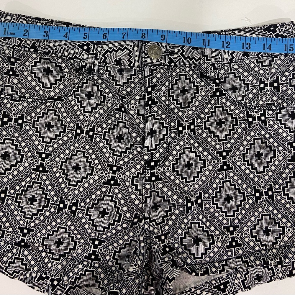 So Authentic American Heritage Shorts size 13 - Picture 3 of 7